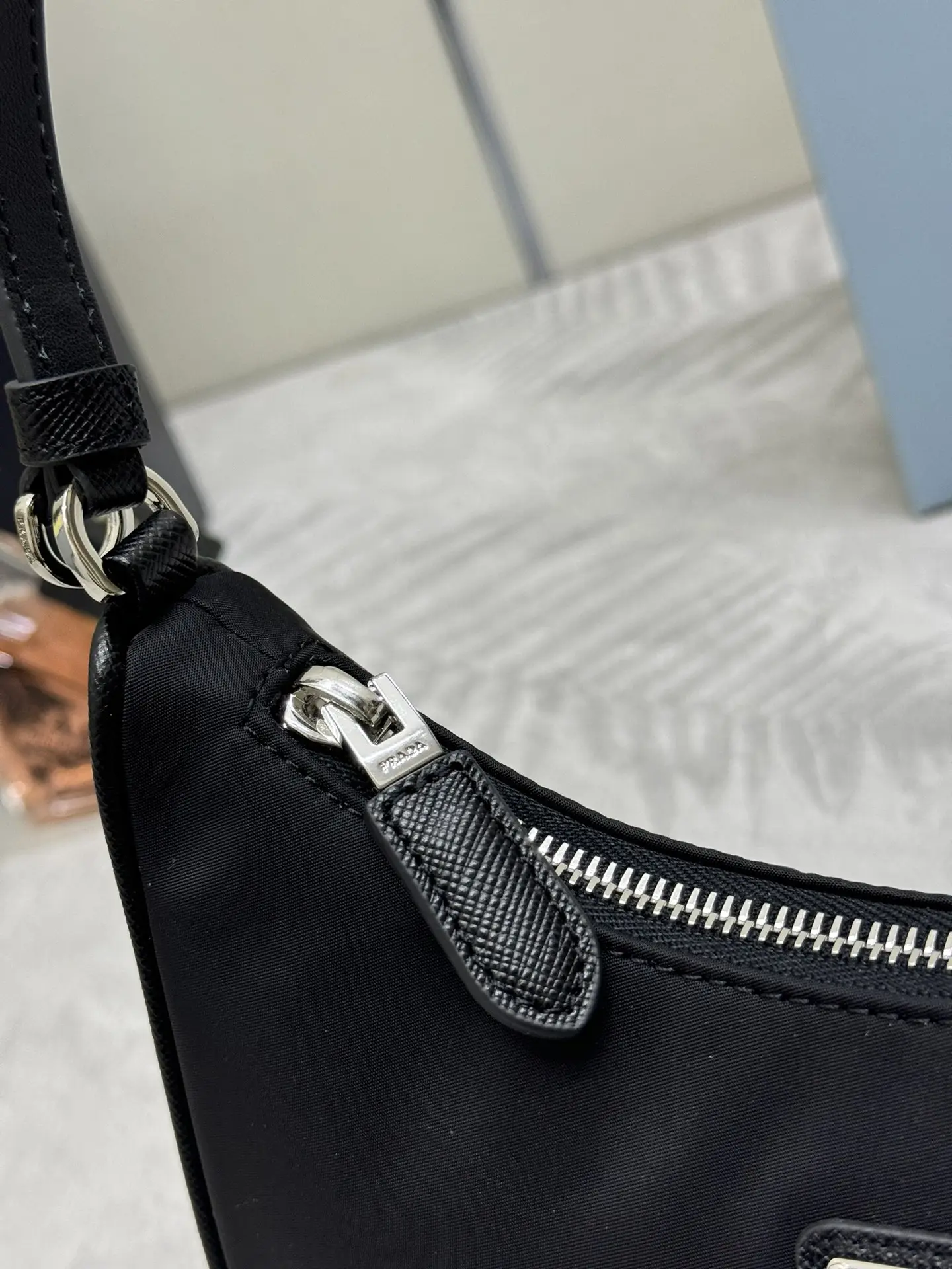 Prada Re-Edition 2005 Hobo Bag D57011212 — view 6