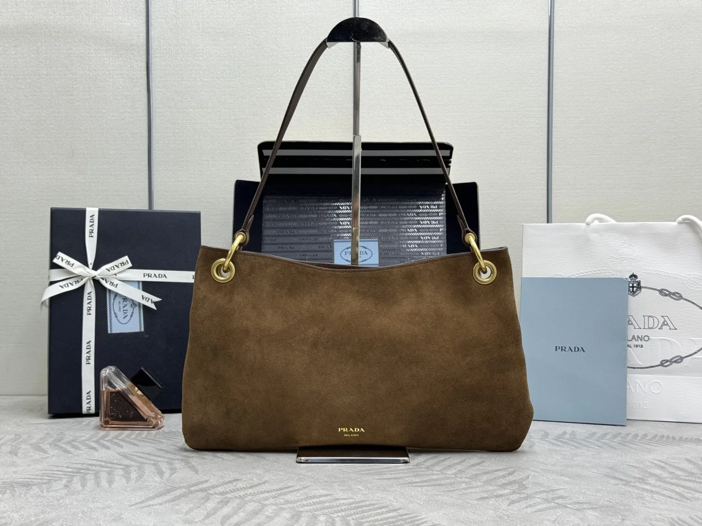 Etude Suede Shoulder Bag D91011223