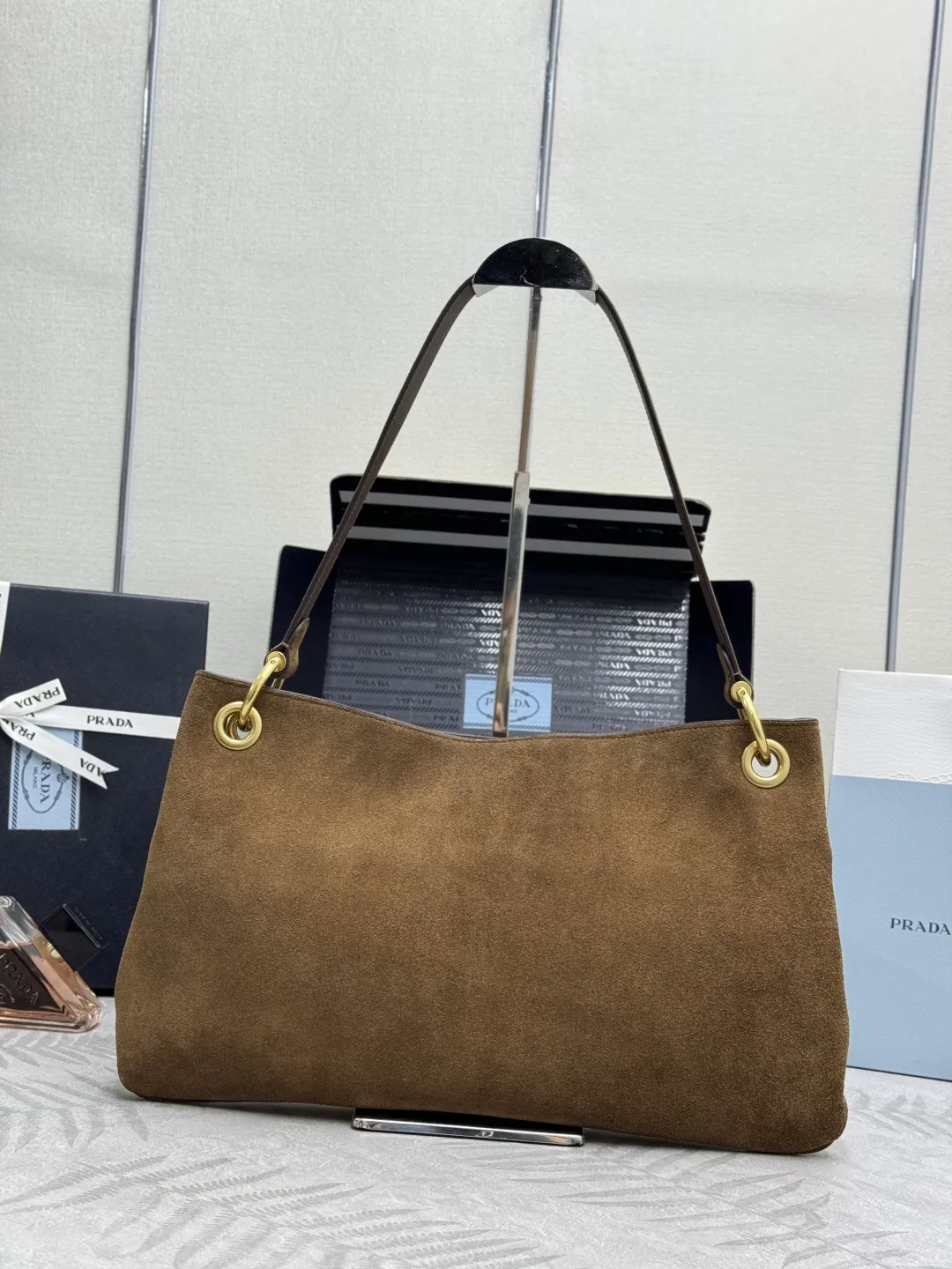 Etude Suede Shoulder Bag D91011223 — view 2