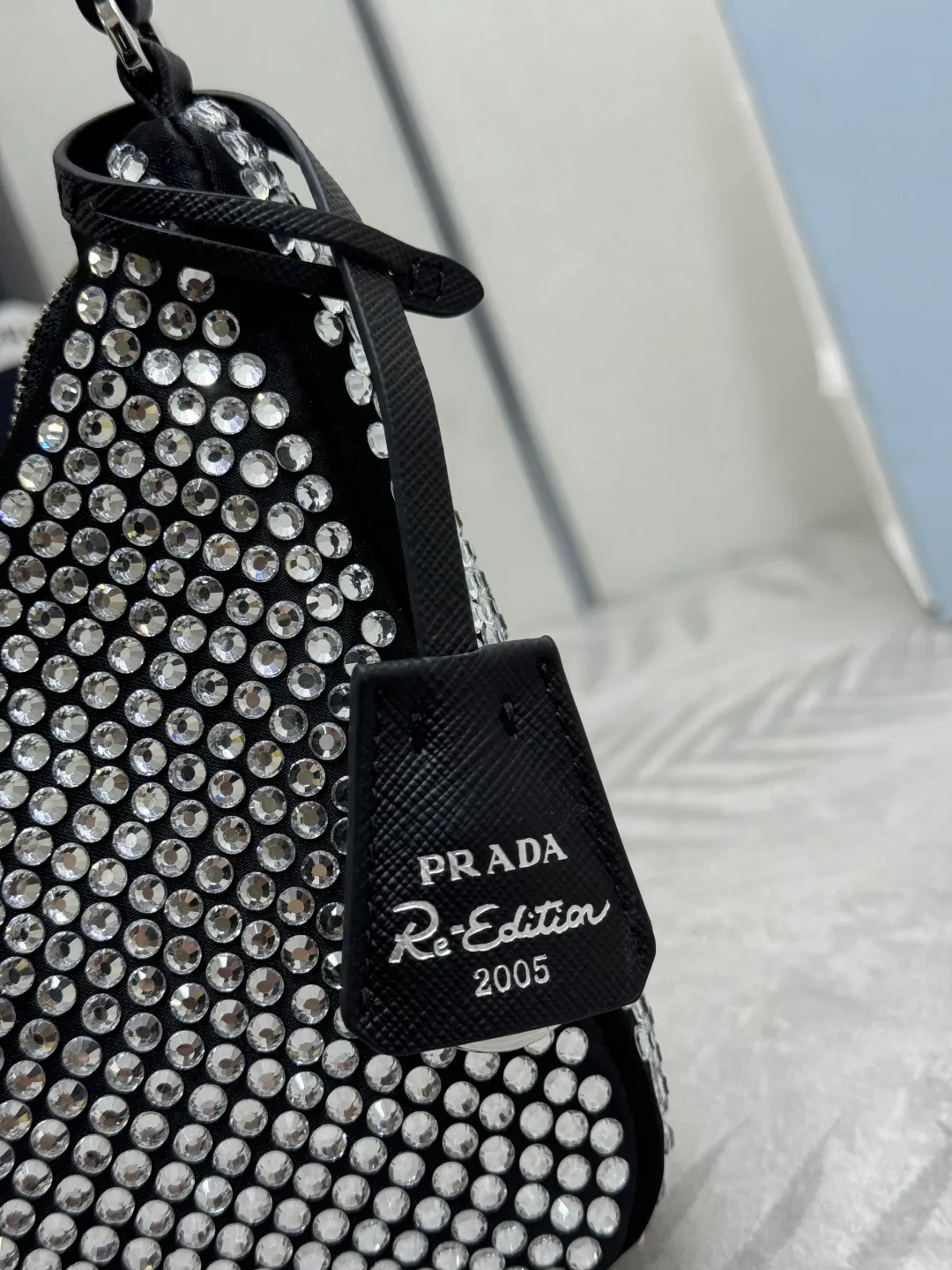 Re-Edition 2005 Crystal-Embellished Hobo Bag D64011231 — view 5