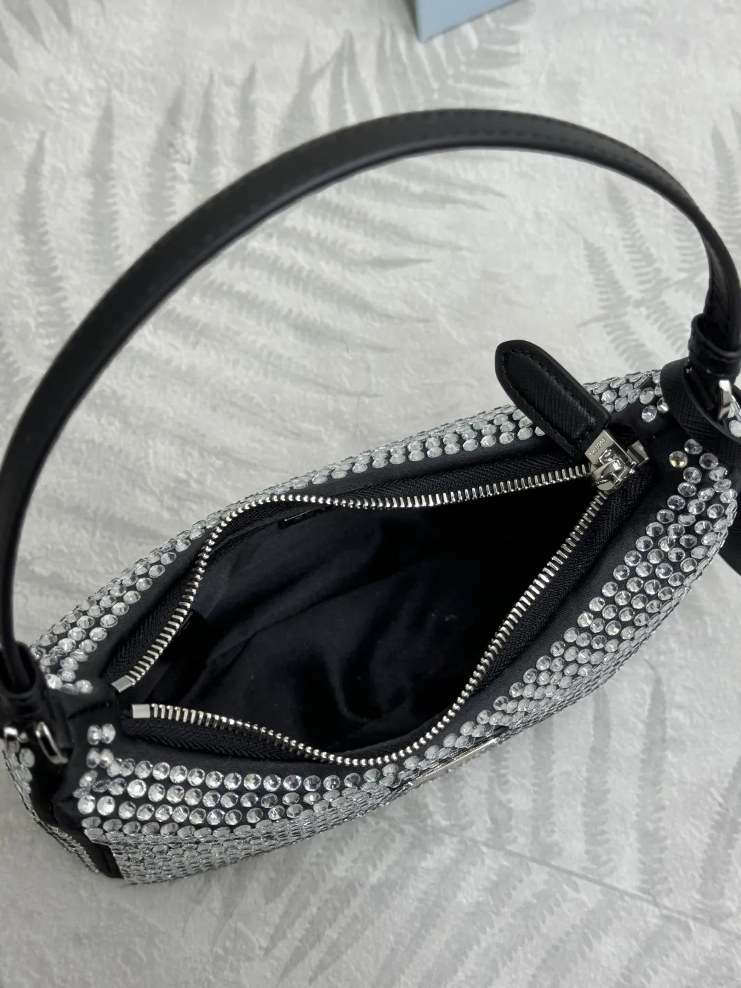 Re-Edition 2005 Crystal-Embellished Hobo Bag D64011231 — view 8