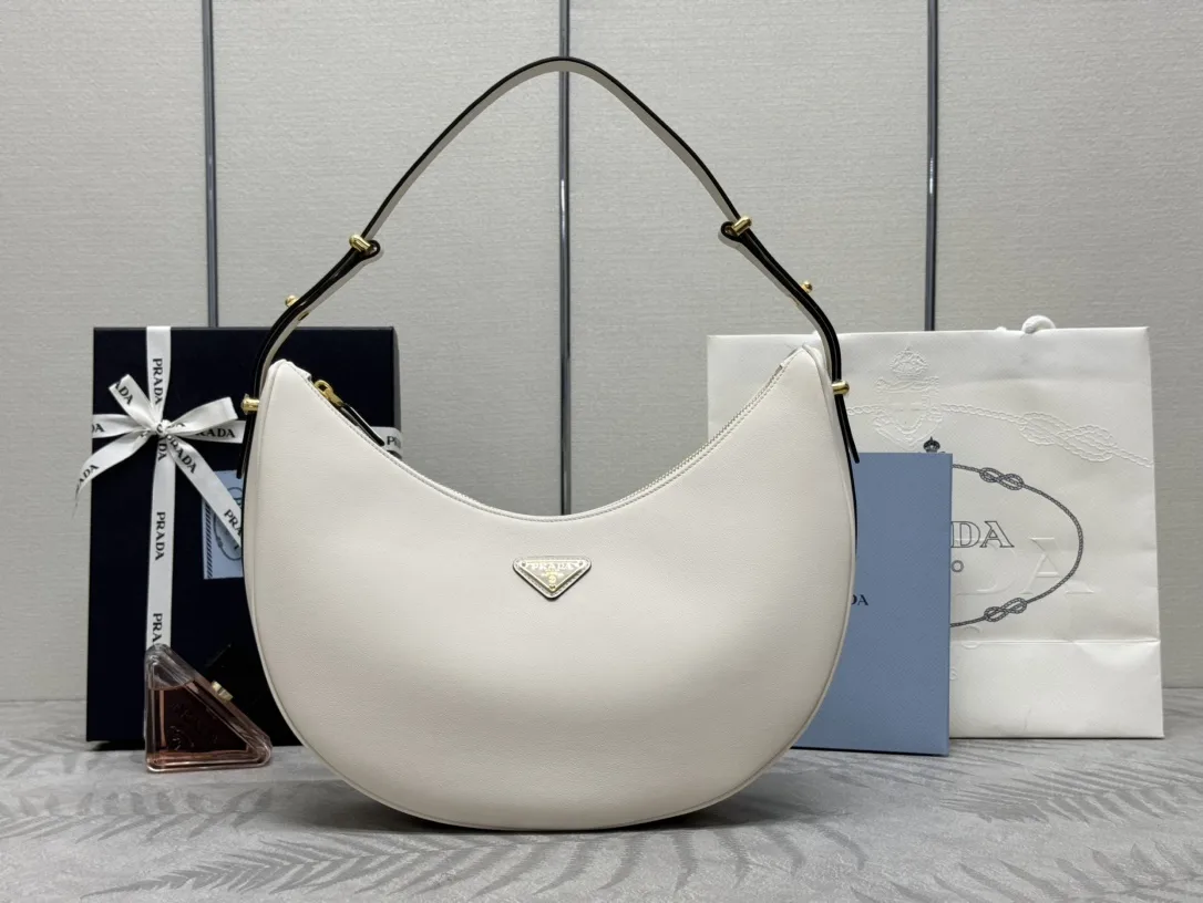 Moon Large Hobo Shoulder Bag D89011249