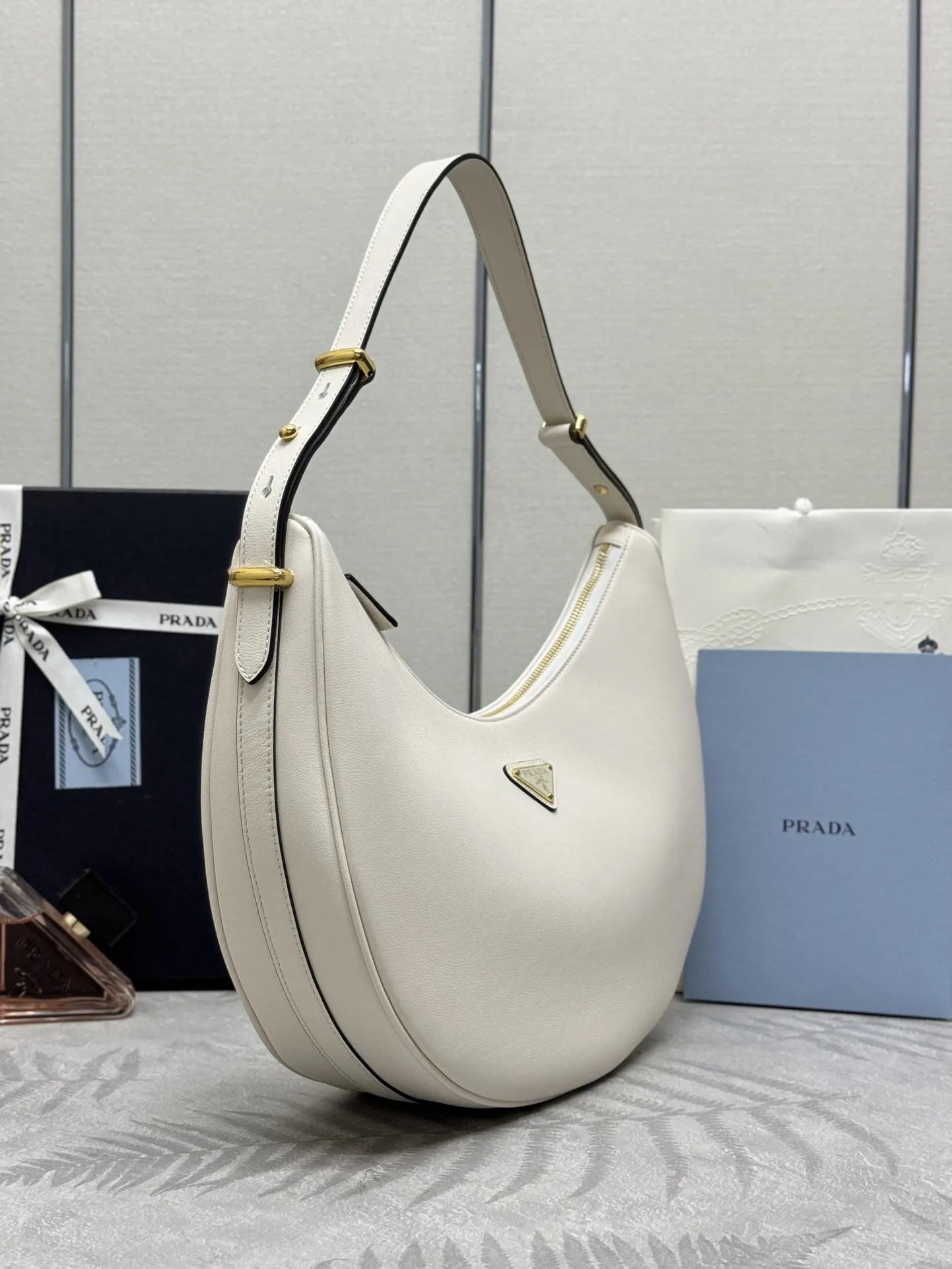 Moon Large Hobo Shoulder Bag D89011249 — view 3