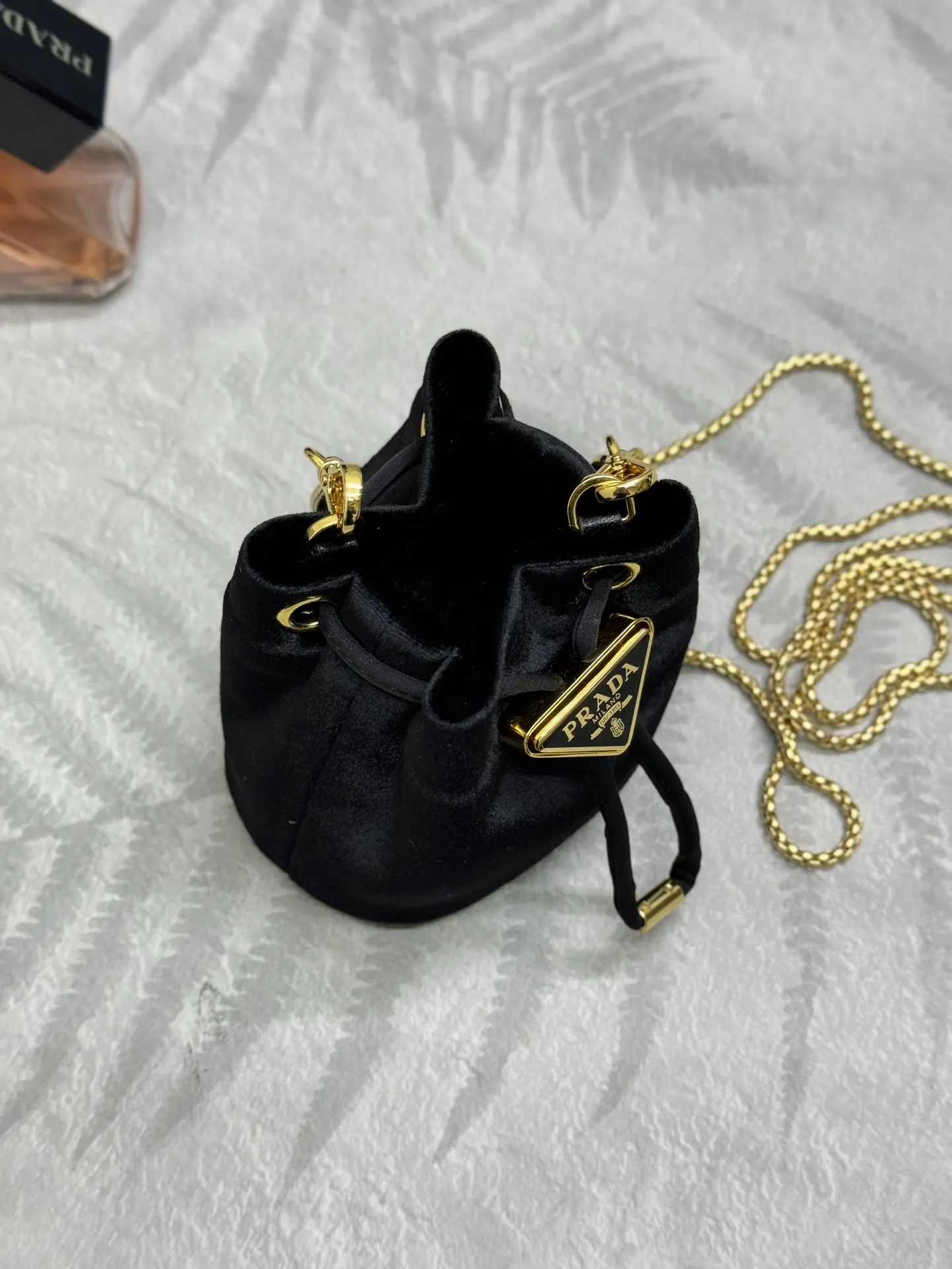 Velvet Mini Bucket Bag D68011253 — view 4