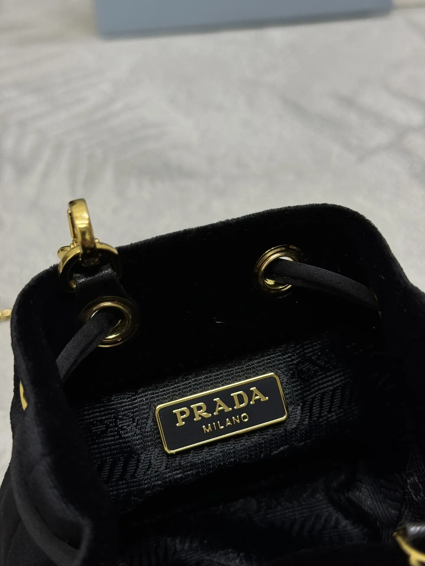 Velvet Mini Bucket Bag D68011253 — view 9