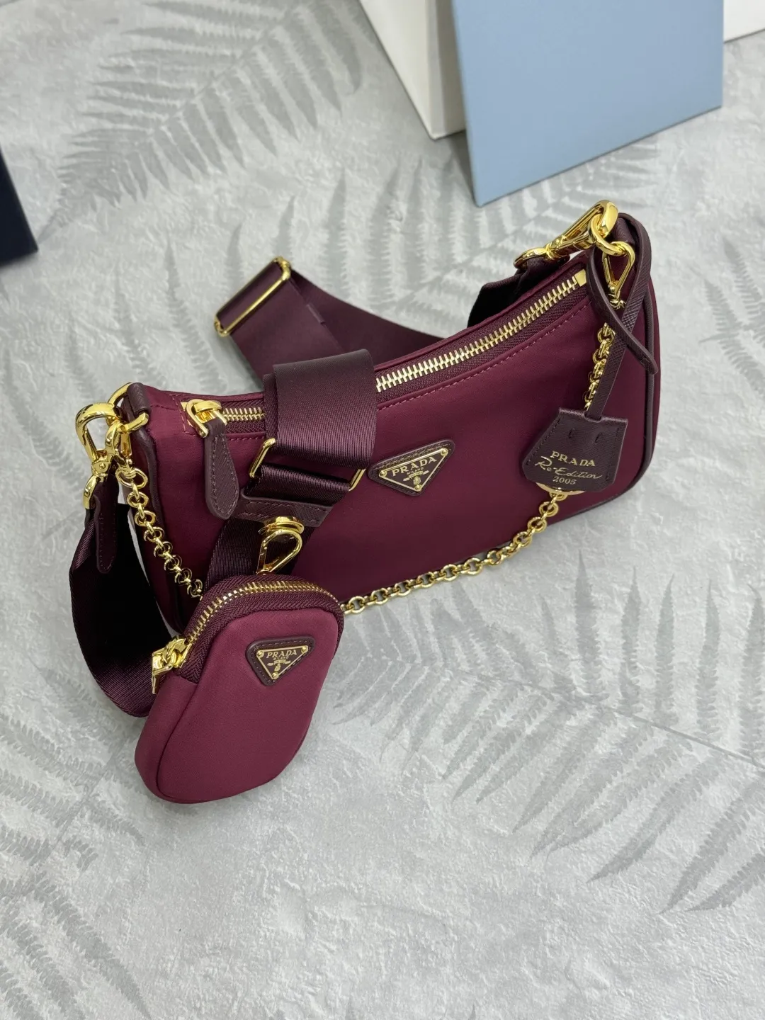 Re-Edition 2005 Nylon Hobo Bag D69011260 — view 3