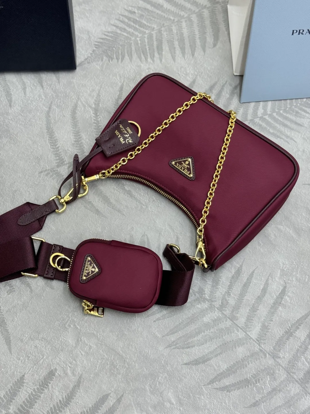 Re-Edition 2005 Nylon Hobo Bag D69011260 — view 6