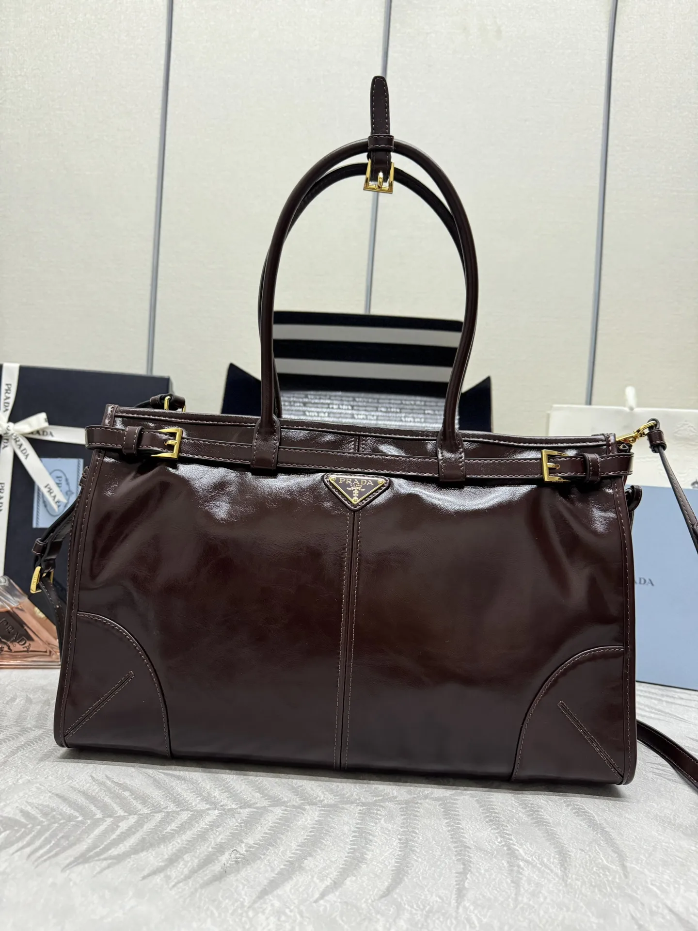 Soft Lux Oiled Wax Leather Top-Handle Bag D115011270