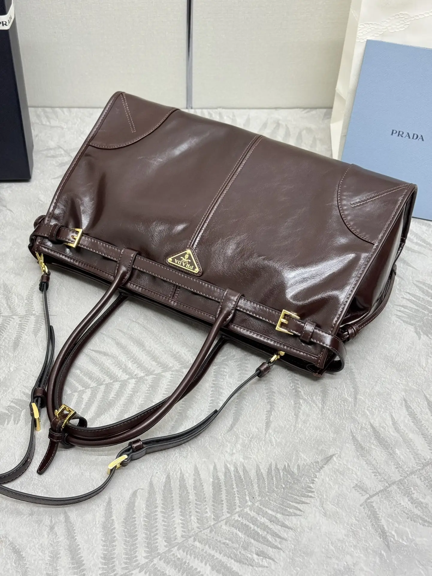 Soft Lux Oiled Wax Leather Top-Handle Bag D115011270 — view 5
