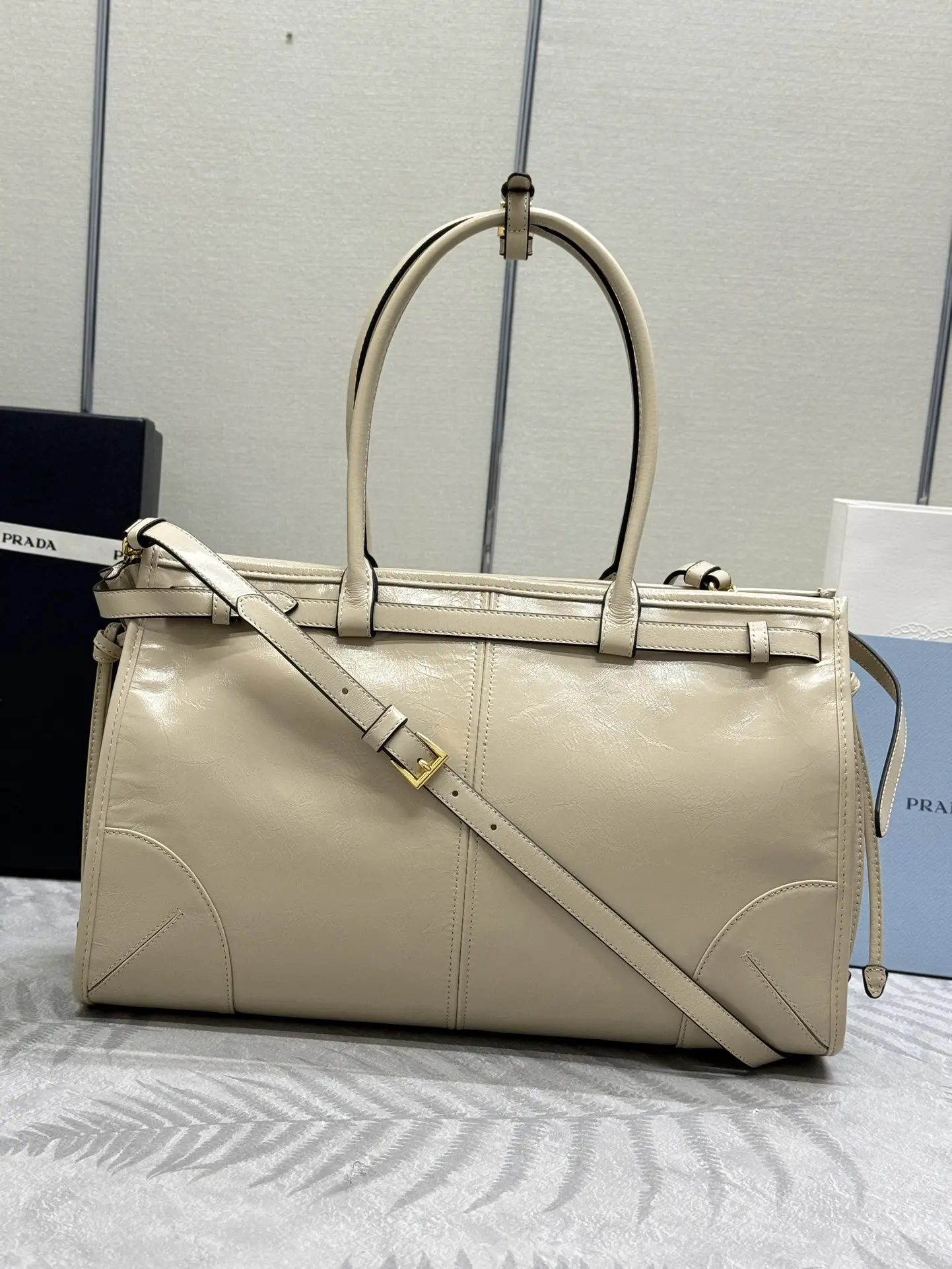 Soft Lux Oiled Leather Top-Handle Tote Bag D115011273 — view 2