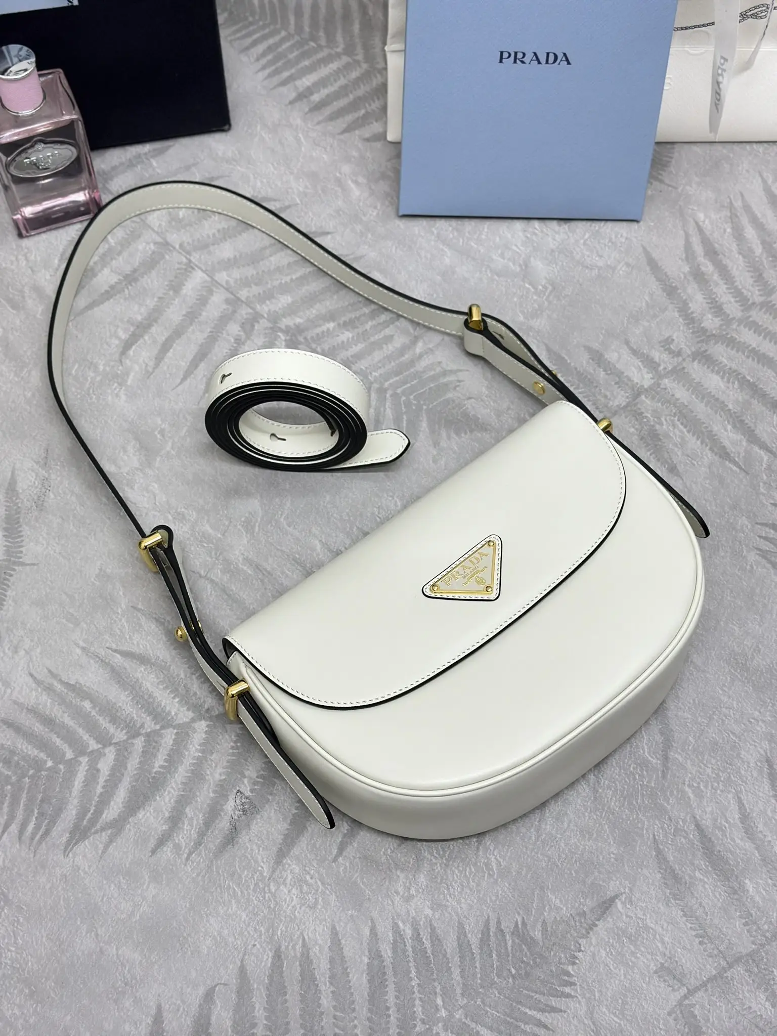 Moon Leather Shoulder Bag D93011278 — view 3