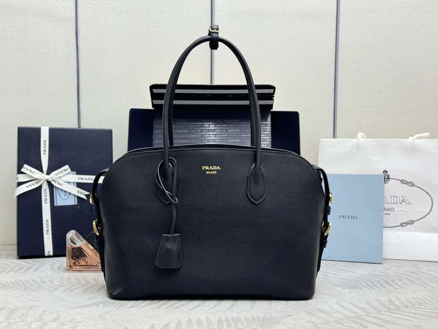 Prada 1BG600 Leather Tote Bag D115011286