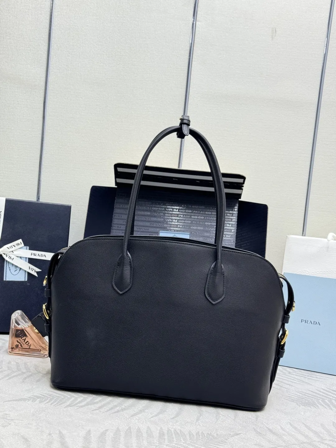 Prada 1BG600 Leather Tote Bag D115011286 — view 2