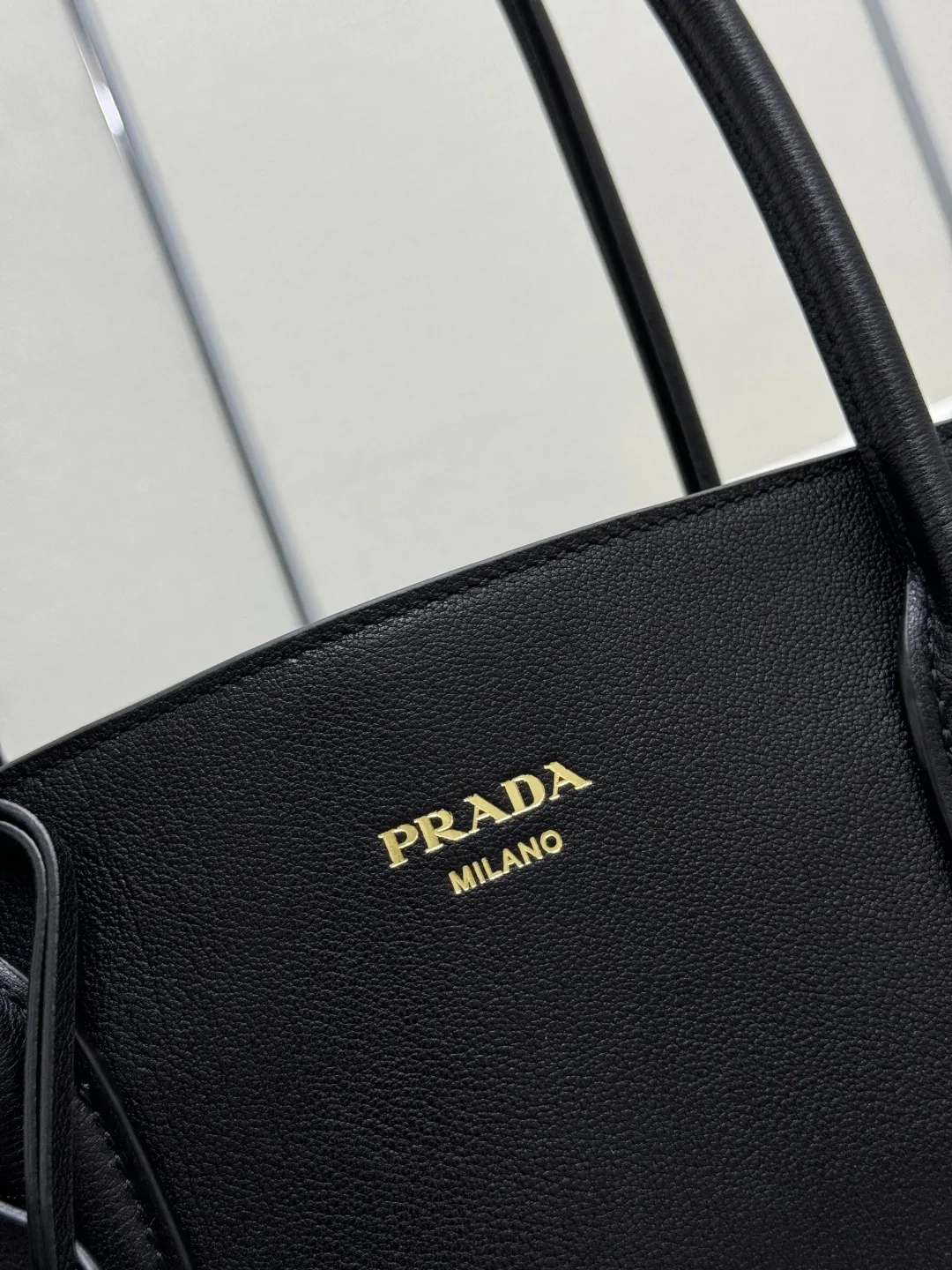 Prada 1BG600 Leather Tote Bag D115011286 — view 7