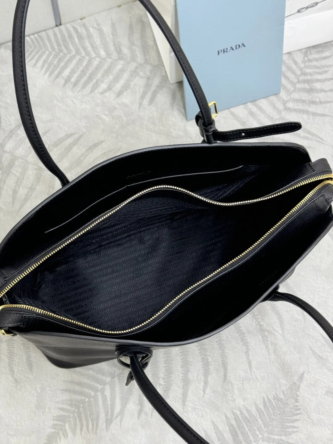 Prada 1BG600 Leather Tote Bag D115011286 — view 8