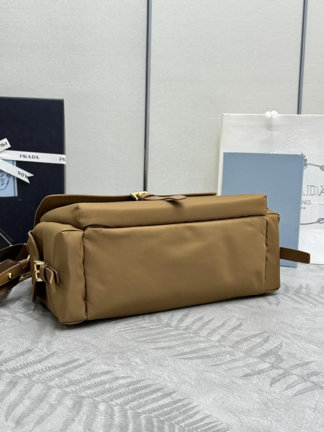 Re-Nylon Large Messenger Bag D81011288 — view 6