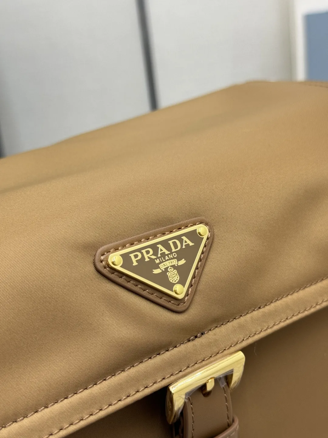Re-Nylon Large Messenger Bag D81011288 — view 8