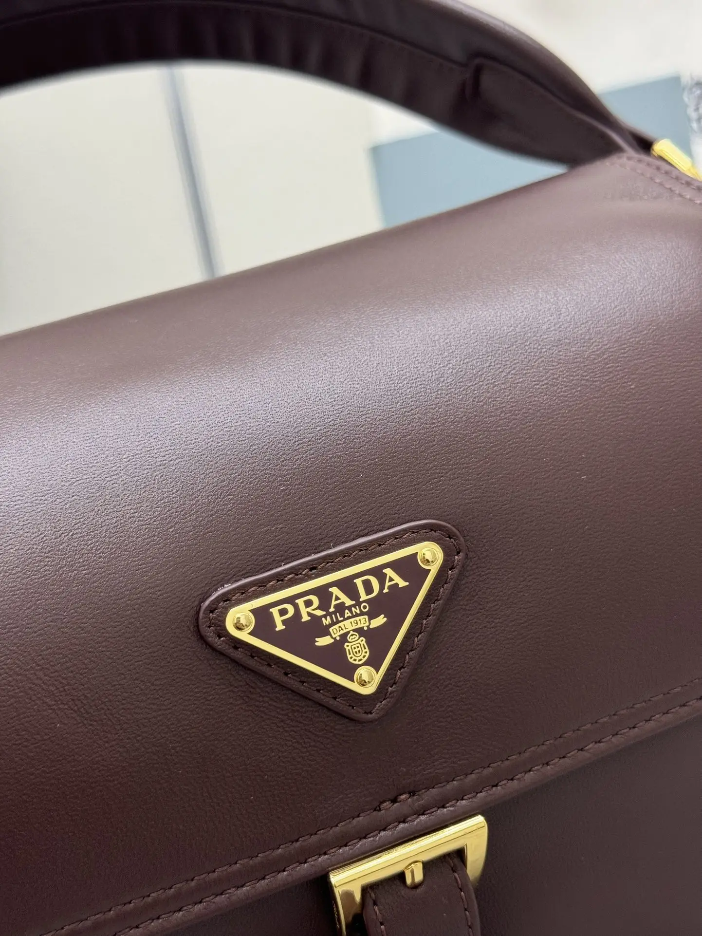 Lambskin Messenger Bag in Burgundy D99011290 — view 8