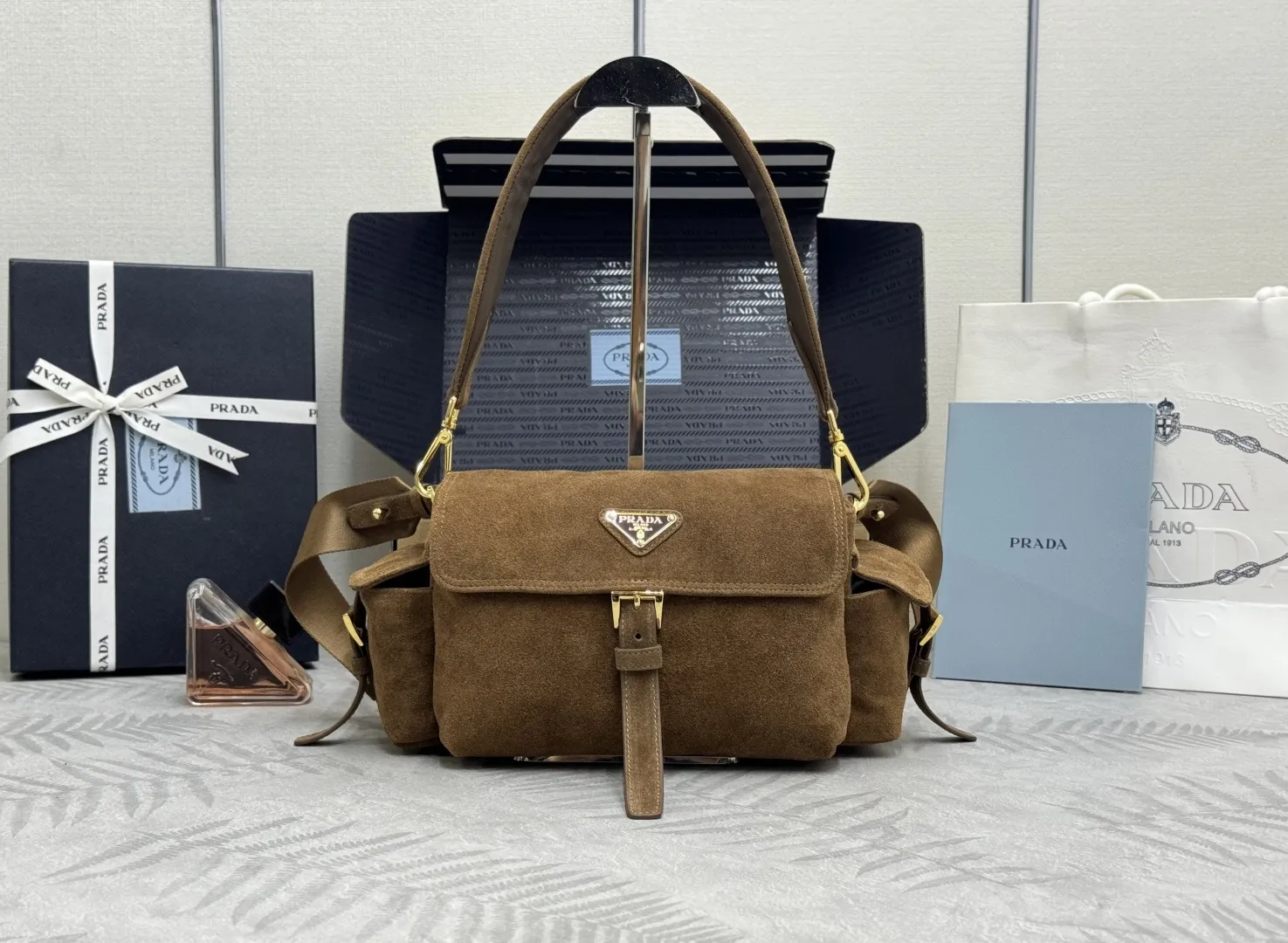Suede Flap Shoulder Bag D99011012