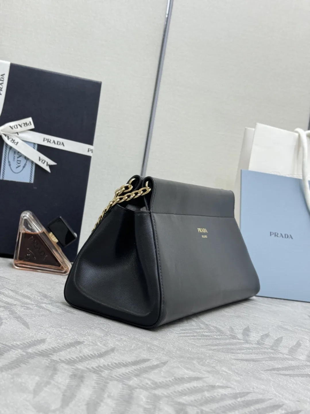 Prada Enchaîné Chain-Strap Shoulder Bag D94011295 — view 4