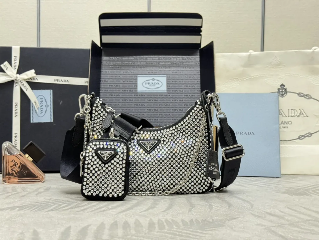 Re-Edition 2005 Crystal-Embellished Shoulder Bag D84011297