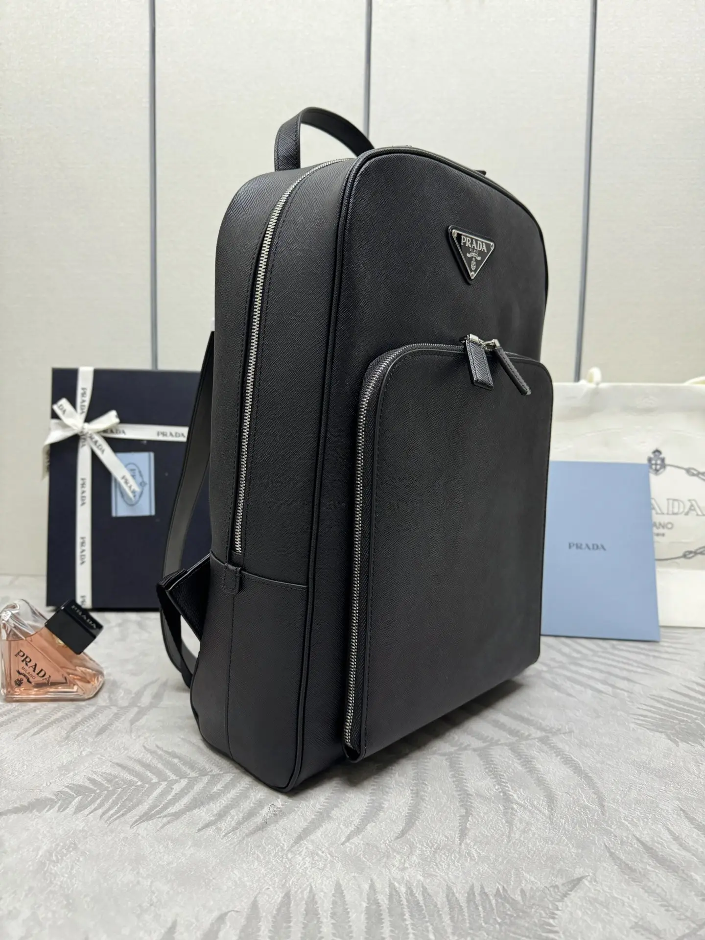 Saffiano Leather Backpack D109011300 — view 2