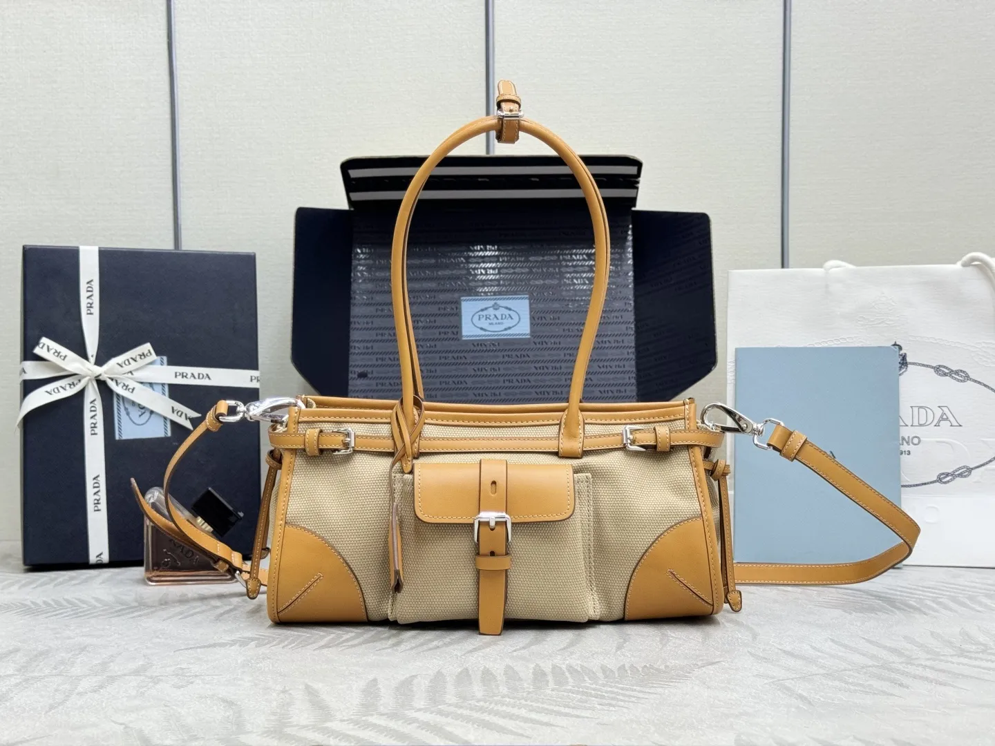 Bonnie Canvas and Leather Shoulder Bag D104011301