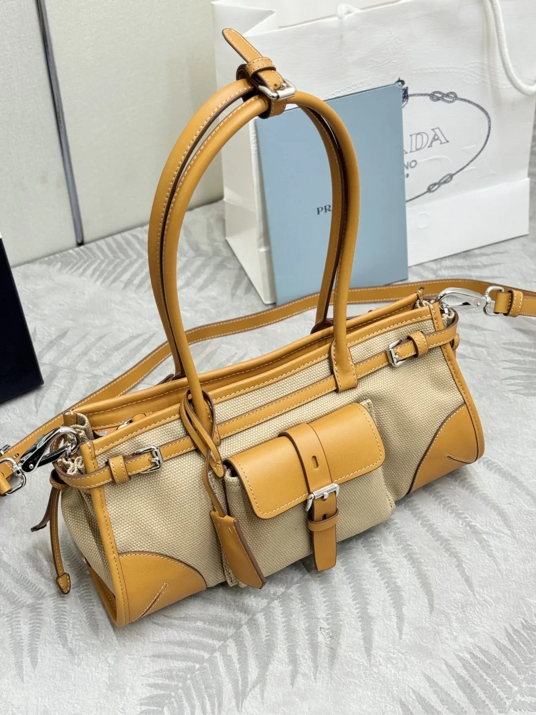 Bonnie Canvas and Leather Shoulder Bag D104011301 — view 3