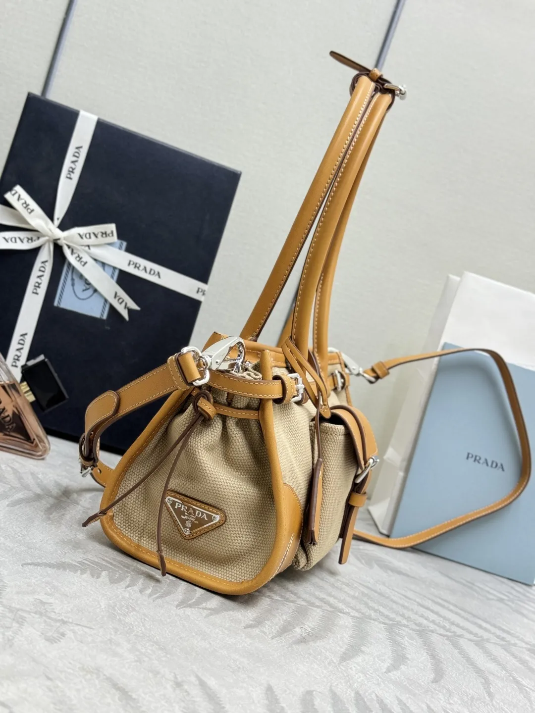 Bonnie Canvas and Leather Shoulder Bag D104011301 — view 5