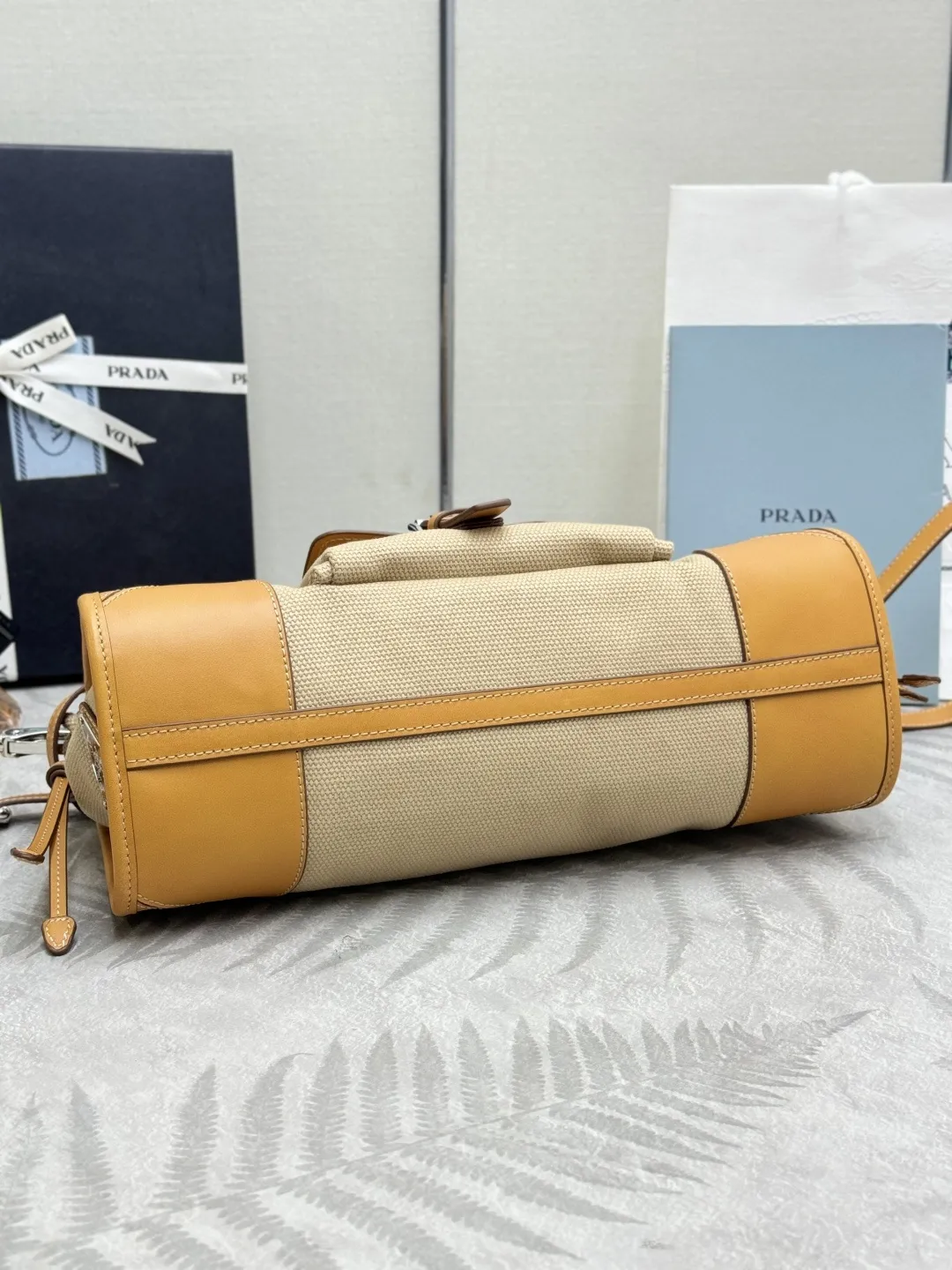 Bonnie Canvas and Leather Shoulder Bag D104011301 — view 6
