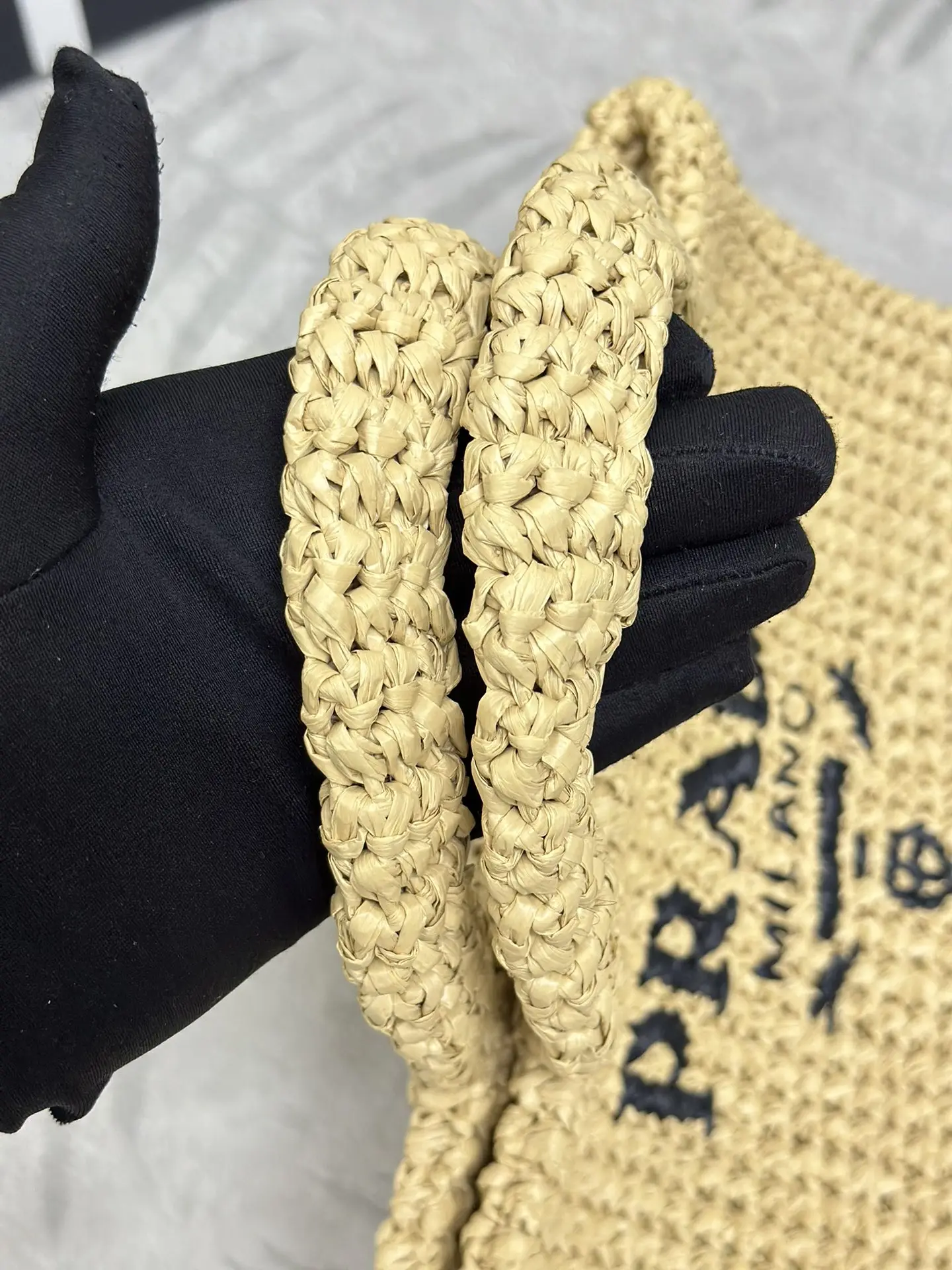 Small Raffia Tote Bag D79011318 — view 3