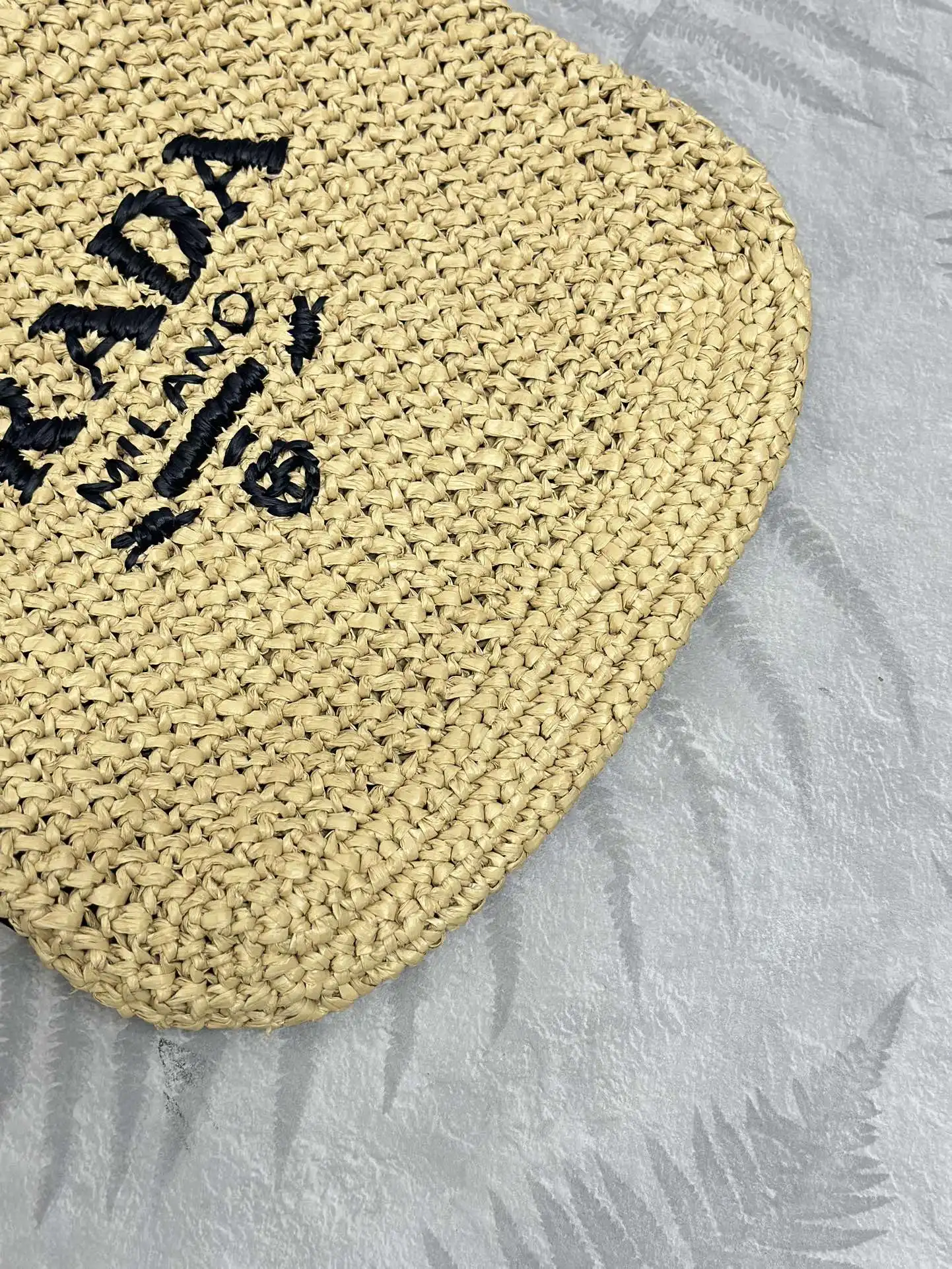 Small Raffia Tote Bag D79011318 — view 4