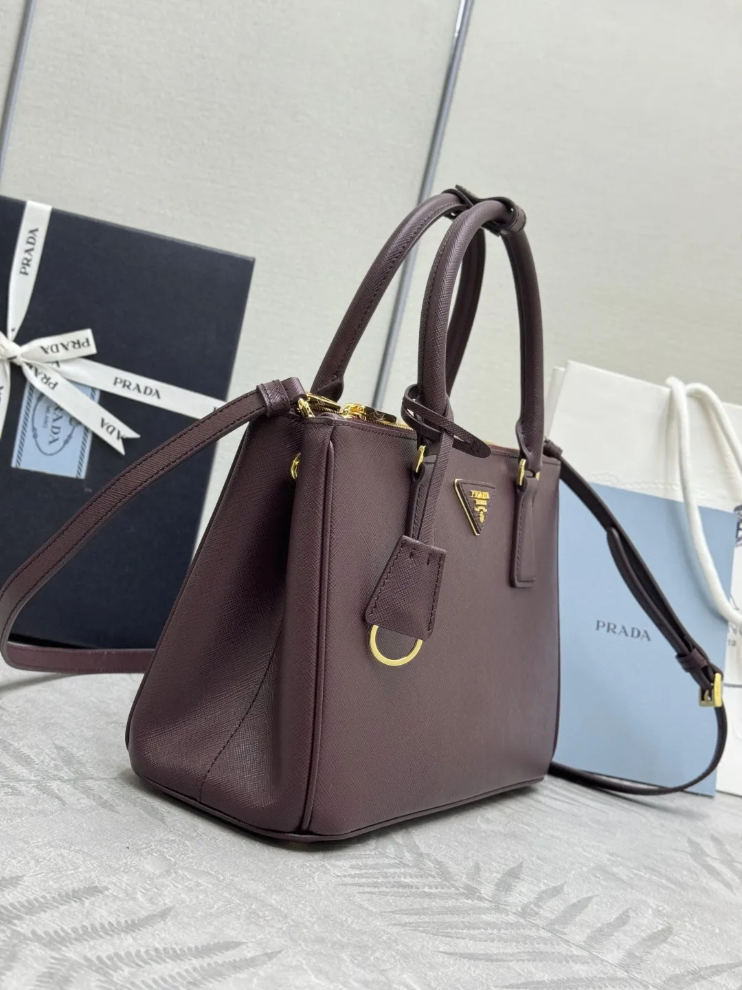 Saffiano Leather Galleria Medium Bag D99011319 — view 4