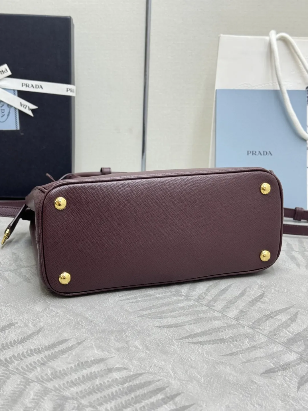 Saffiano Leather Galleria Medium Bag D99011319 — view 6