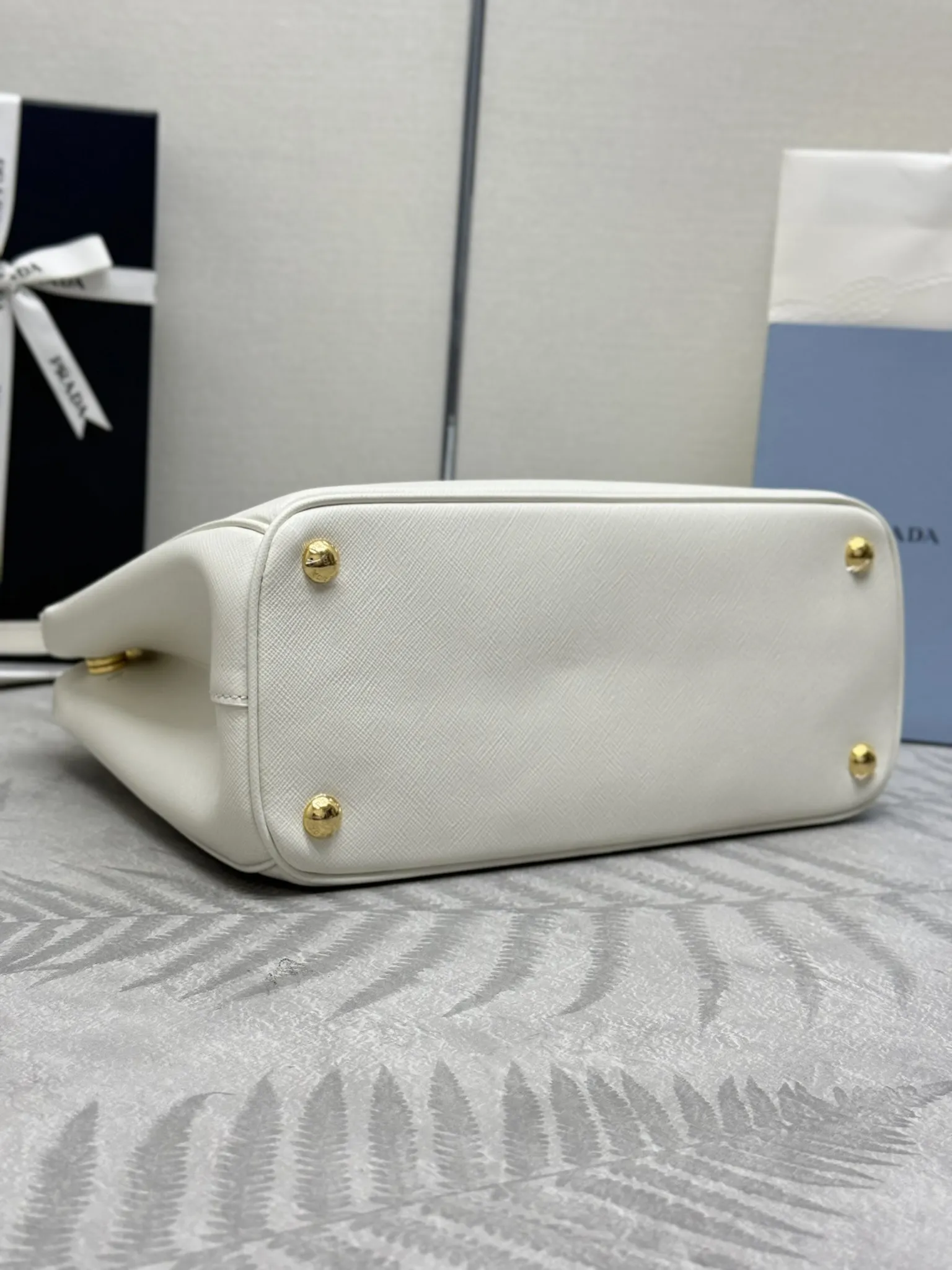 Saffiano Leather Double Handle Shoulder Bag D99011321 — view 7