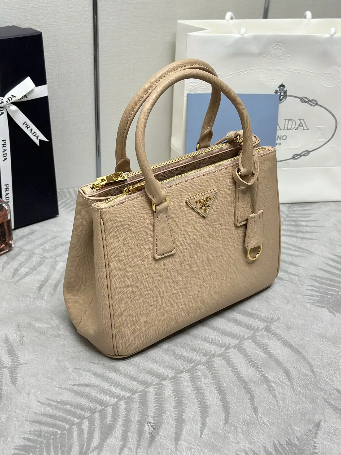 Saffiano Leather Double Handle Shoulder Bag D99011322 — view 3