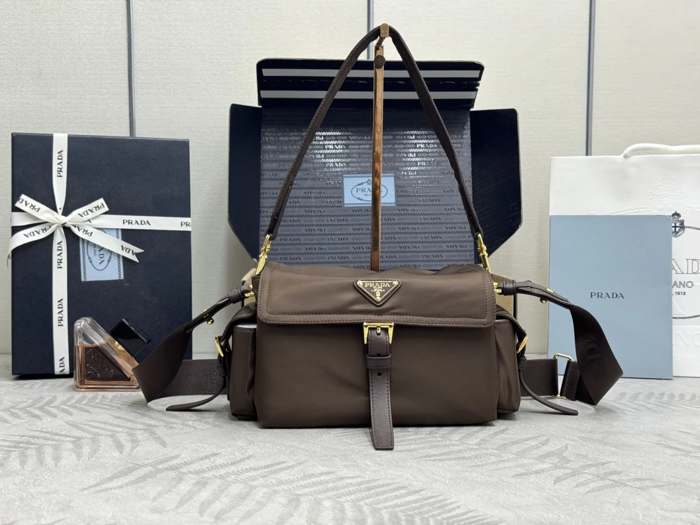 Re-Nylon Medium Messenger Bag D78011330