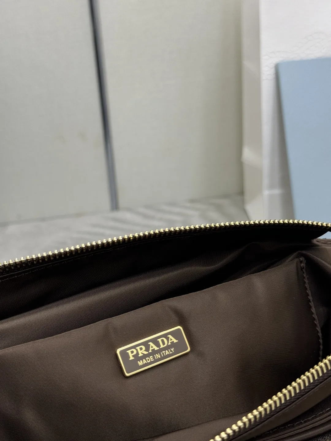Re-Nylon Medium Messenger Bag D78011330 — view 9