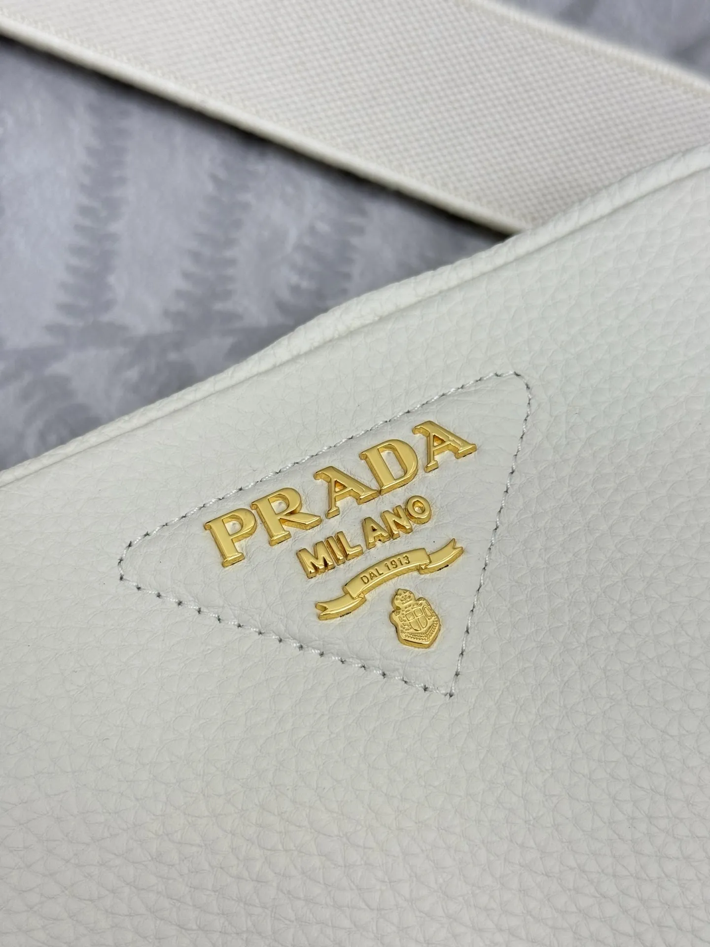 Prada 1BH082 Double-Layer Deer-Grain Leather Bag D101011335 — view 6