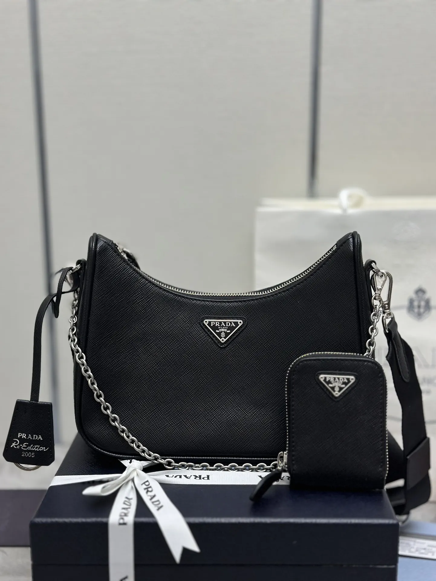 Prada Re-Edition 2005 Saffiano Leather Hobo Bag D87011338