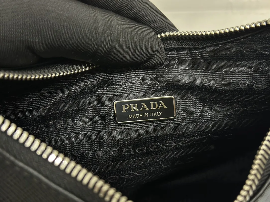 Prada Re-Edition 2005 Saffiano Leather Hobo Bag D87011338 — view 9