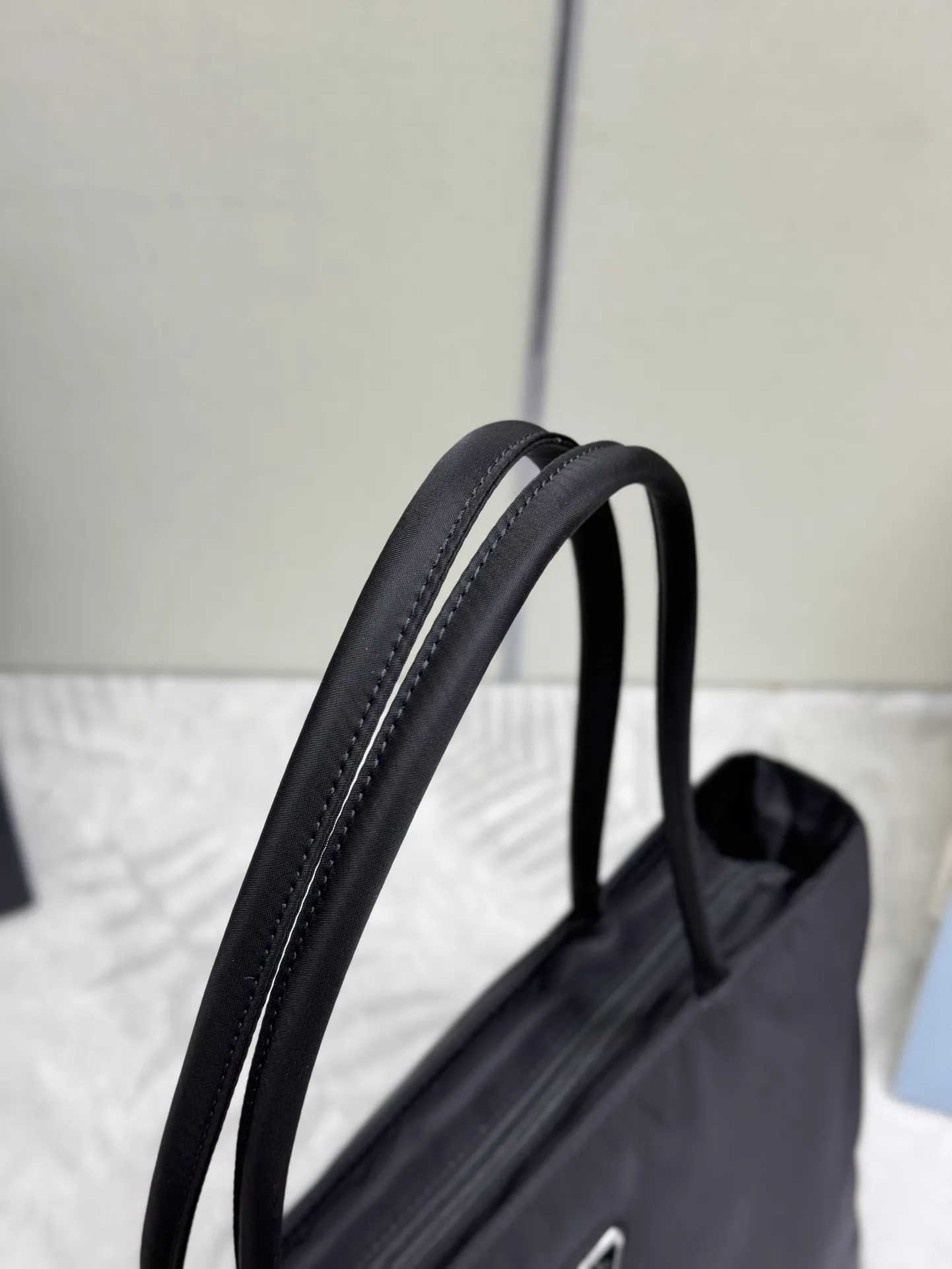Nylon Triangle Logo Tote Bag D59011027 — view 4
