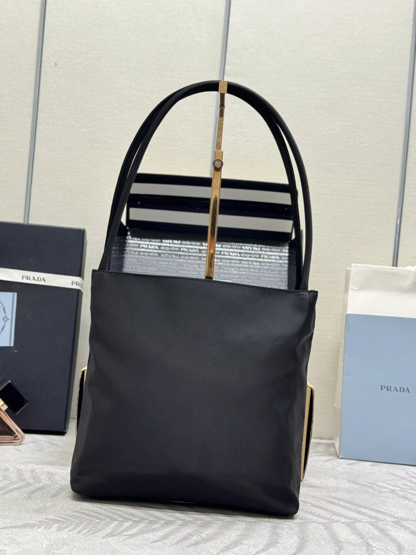 Small Nylon Tote Bag D53011342 — view 2