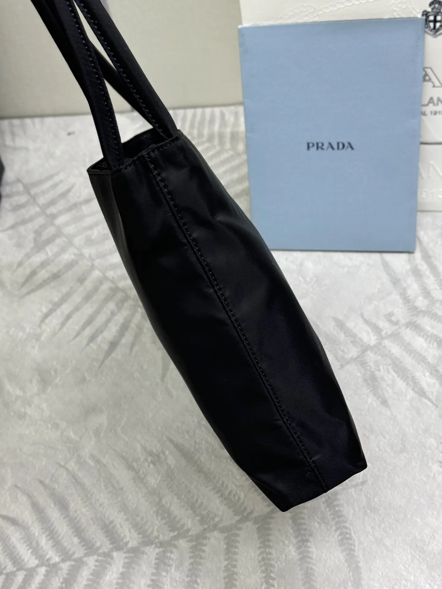 Small Nylon Tote Bag D53011342 — view 5
