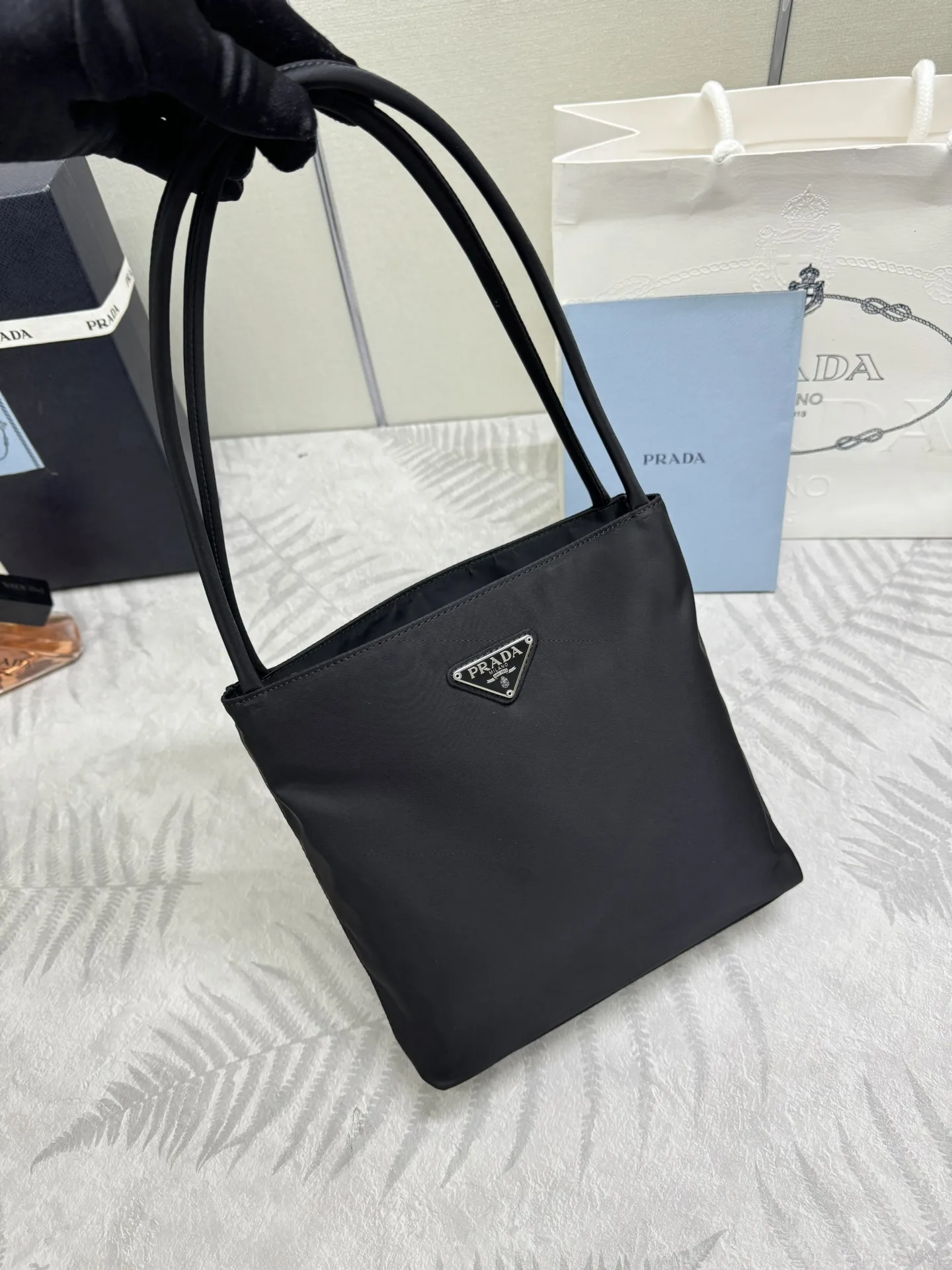 Small Nylon Tote Bag D53011342 — view 9