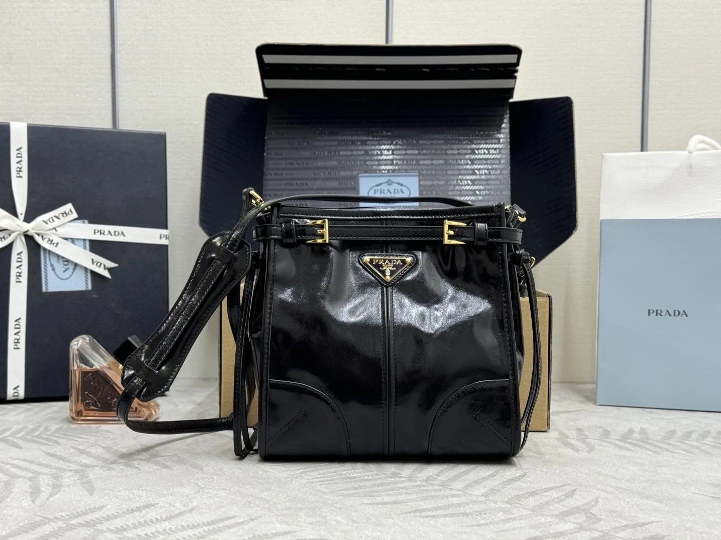Soft Lux Oiled Leather Top-Handle Crossbody Bag D96011343