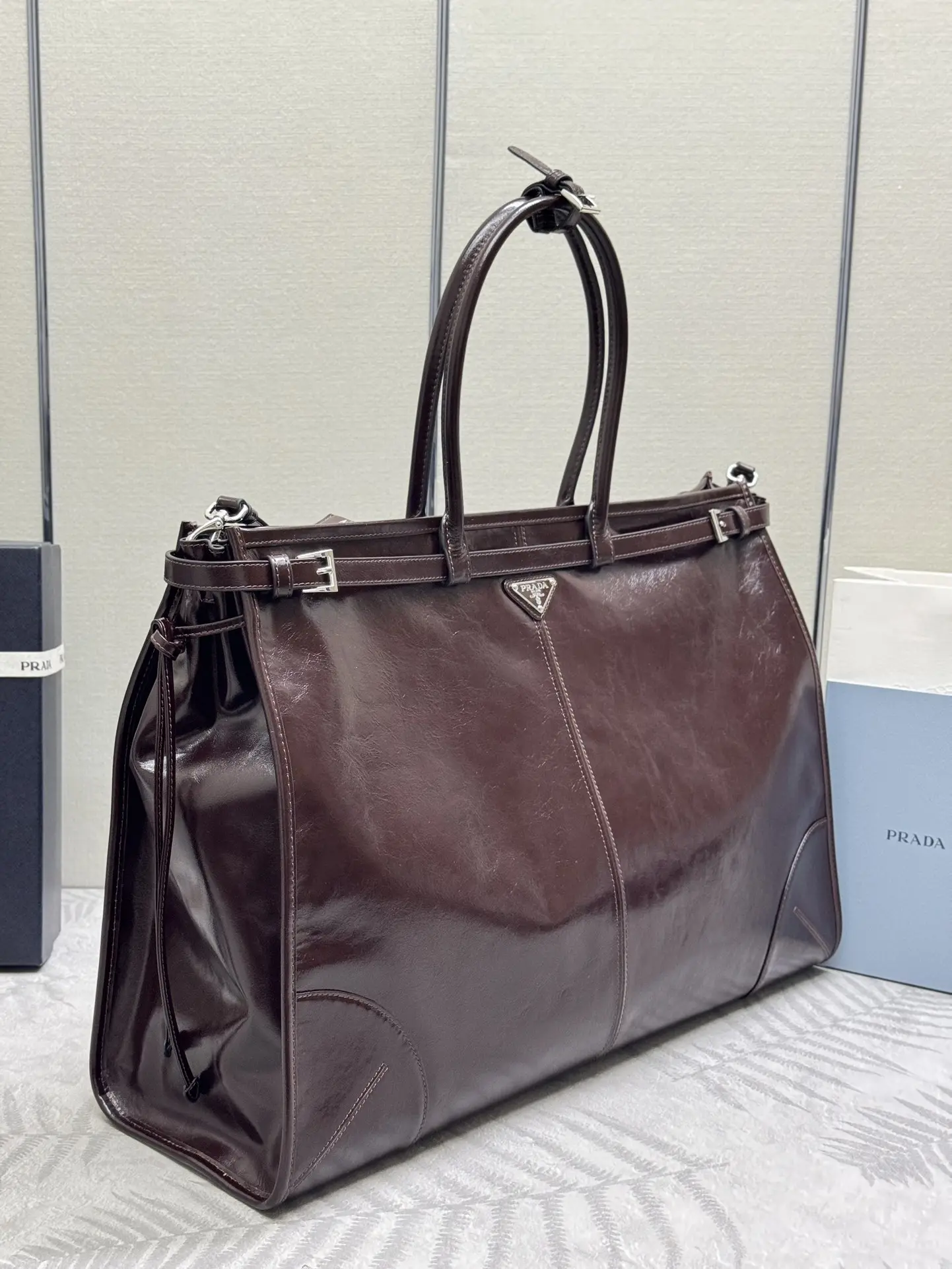 Men's Lux Soft Oiled Leather Tote Bag D136011347 — view 3