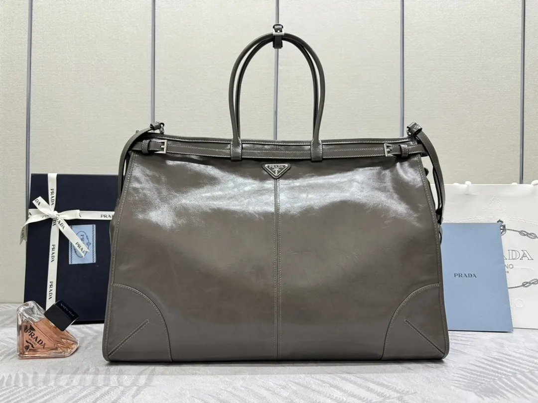 Prada Lux Soft Oiled Leather Tote Bag D136011348
