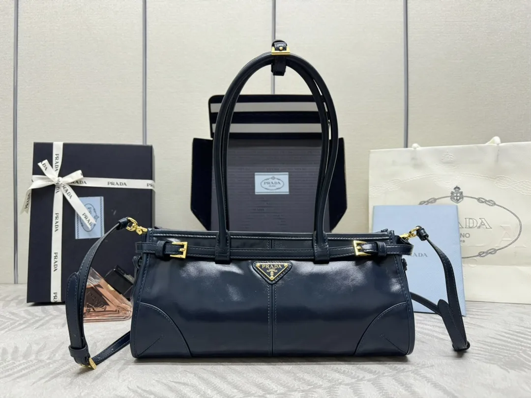 Soft Lux Oiled Leather Top-Handle Bag D105011357