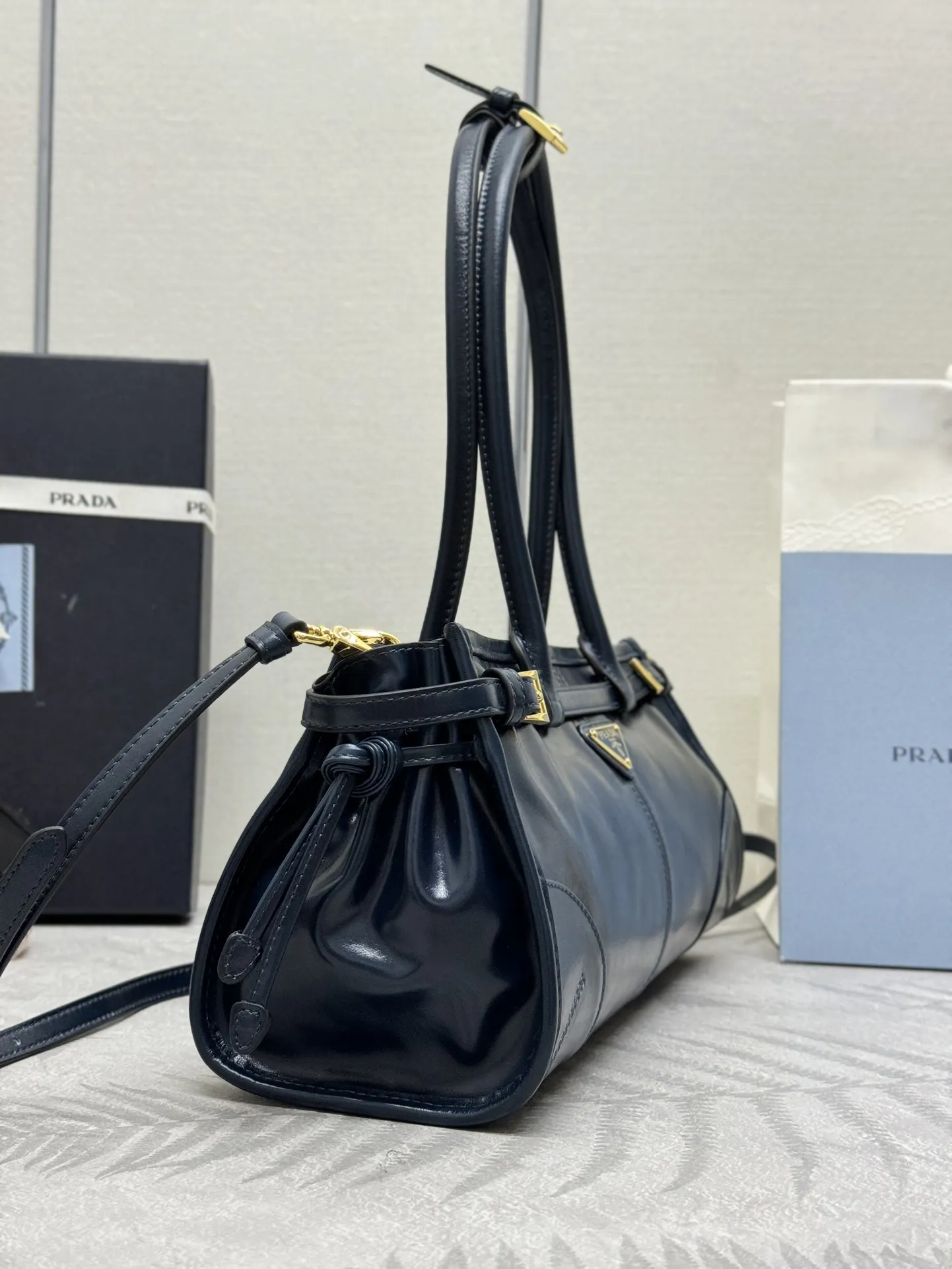 Soft Lux Oiled Leather Top-Handle Bag D105011357 — view 3